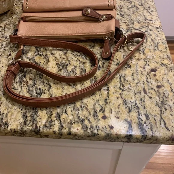 GUC Marc New York Crossbody 10X10 - Picture 6 of 11